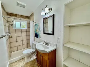 Natural Light 1 Bedroom In-Law Unit w/Washer/Dryer - Image 3