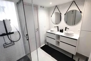 Magnificent 3-bedroom, 2-bathroom apartment - Image 2
