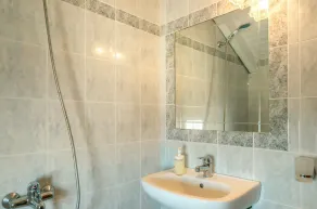 Avesta Apartments - Niriida Maisonette - Image 4