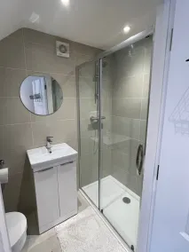 Debussys Guest House - Image 5