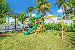 Pool Oasis • BBQ, Games / Near Zoo Miami & Marina - Image 2