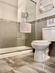 Schönes, ruhiges 4BDR-Haus mit Whirlpool und privatem Pool. - Image 4