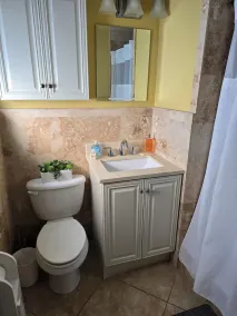 Entire home with a resort style pool.  Close to beaches, shopping & resturants. - Image 3