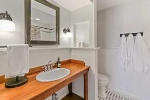 The Mill-Lauderdale Lakes Getaway |Breathtaking Views |Kayaks |15 Minutes to Skiing |Pier |Firepit - Image 4
