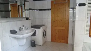 Modern rymlig lägenhet i en lugn sydvänd sluttning. - Image 3