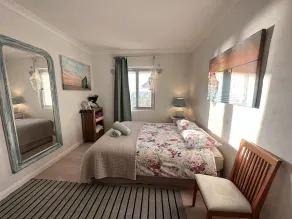 Beach bungalow on the ocean - Image 4