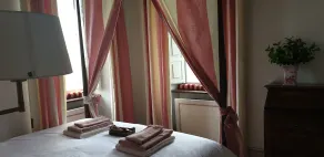 Apartment in country villa with swimming pool - Image 5