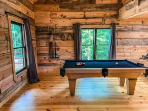 POPULAR - Peaceful Bear CABIN - 3BR 2BTH - BIG Hot Tub - Quiet - Image 3