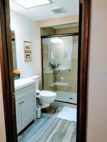 Peaceful 55+ Retreat, Fully Stocked, Ideal for Long Stays, Updated Home - Image 3