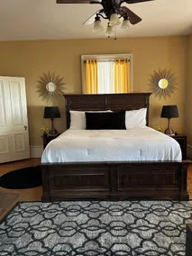 Experience Charleston charm near Hiwassee River - Image 5