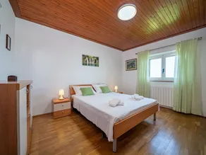 Stunning private villa for 6 guests with hot tub, A/C, private pool, WIFI, TV and terrace - Image 5