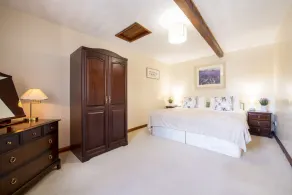 Corner Cottage - Image 4