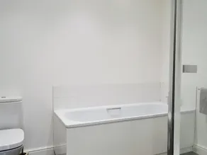 3 chambres à coucher à Farnham - Image 2