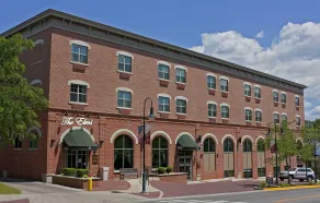 The Elms Hotel - Image 4
