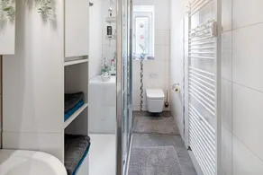 Characterful Apartment in the Heart of Kassel with Parking Included - Image 2