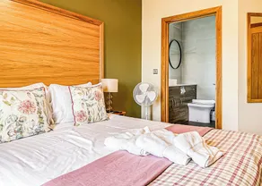 3 chambres à coucher à Flaxton - Image 5
