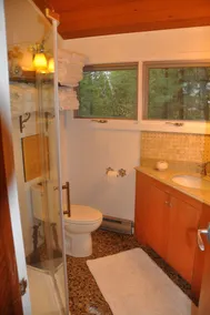 20% early bird,On Lake Muskoka,hot tub,sunset from Boathouse,playset,watercraft - Image 3