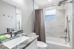 Cozy & Fully Remodeled Home in the Heart of Tampa! - Image 2