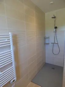 UAFHÆNGIG HUS MED SVEMBAD - Image 4