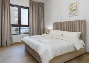 Chic 2-Bed Apartment with Balcony and Waterfront Views in Port de La Mer - Image 5