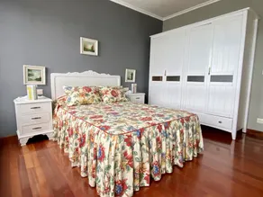 Apartment in a great location with stunning views and minutes from the beach! - Image 3