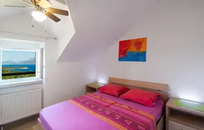 Maison d'une chambre en bord de mer à Povlja - Image 4