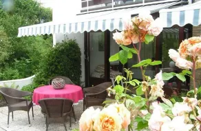 Super Haus mit Garten mit vielen Rosen, Fahrradschuppen mit 3 Fahrräder. - Image 3
