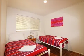 Beachcomber Apartments: Unit 2 (Downstairs) - Image 5
