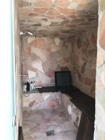 Hilltop Jacuzzi House - Image 4