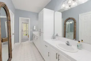 Coastal Crush: 4BR Getaway | Walk to Beach, Dining & Village Nearby - Image 4