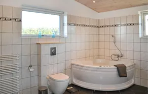 Smukt hjem i Knebel med køkken - Image 4
