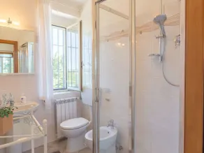 Stunning private villa for 9 guests with WIFI, private pool, TV, terrace and pets allowed - Image 3