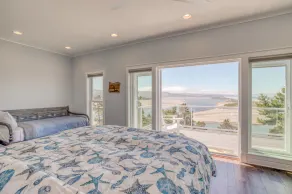 Panoramic Siletz Bay and Ocean Views, Four Bedroom Suites, Contemporary Luxury! - Image 5