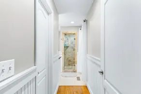 Relaxing 4-Bedroom Cottage on Smith Lake - Image 3