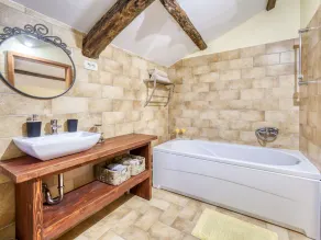 Skøn  feriebolig for 7 gæster med klimaanlæg, WIFI, boblebad, privat pool, TV og kæledyr tilladt - Image 2