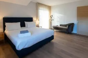 Villa Rose Du Lac - Five Bedroom Villa, Sleeps 10 - Image 3
