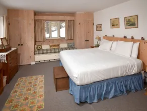 Forest Road Residence Home - Image 5