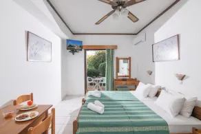 Lovely Studio With Shared Pool Beautiful Garden - Image 5