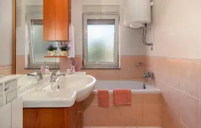 Gorgeous Apartment In Kostrena With Wifi - Image 2
