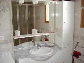 meget smukt hus på 140m2 beliggende i en privat ejendom - Image 4