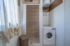 Ferienwohnung 'Le Tre Pigne' mit Balkon, WLAN und Klimaanlage - Image 5