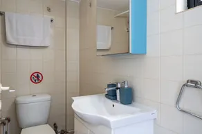 Sea Breeze 1-BR Apt in Pyla - Image 2