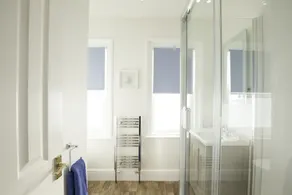 Sleeps 8, 2 bathrooms, Bembridge village & beaches, Dog friendly garden - Image 5