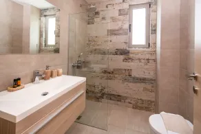 Sea Queen Villa - Image 4