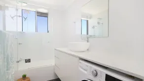 Crystal Beach 42  - Absolute Beachfront & Pool at Tugun! - Image 2