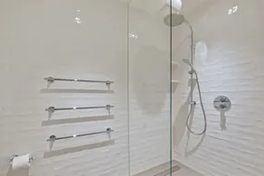 In The Heart of London 2 Bedroom Apartment - Image 3
