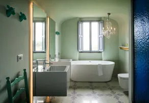 Lyxigt och romantiskt boende, designinteriörer, uppvärmd pool och badtunna, utsikt - Image 4