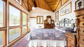 Fawlty Farm in Taylor Bay with 3 FREE experiences - Image 3