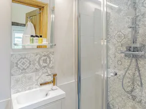 4 bedroom accommodation in Alton, nr Chesterfield - Image 3