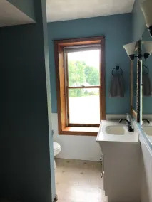 Lakefront Getaway at the Cozy Stone House - Image 4